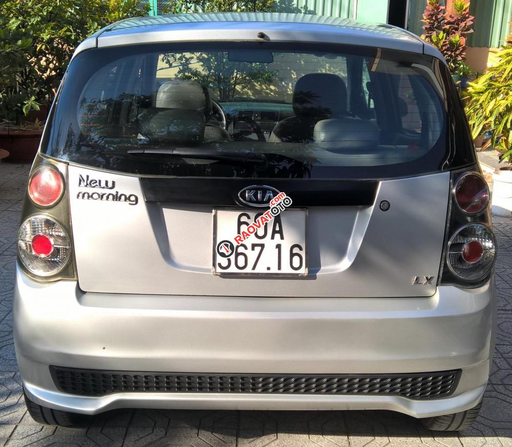 Bán Kia Morning màu bạc đời 2011 số tay MT, xe còn cứng-13