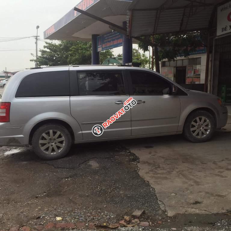 Bán Chrysler Grand Voyager Limited 3.8 máy xăng, màu bạc, sản xuất 2010 đăng ký 2012-15