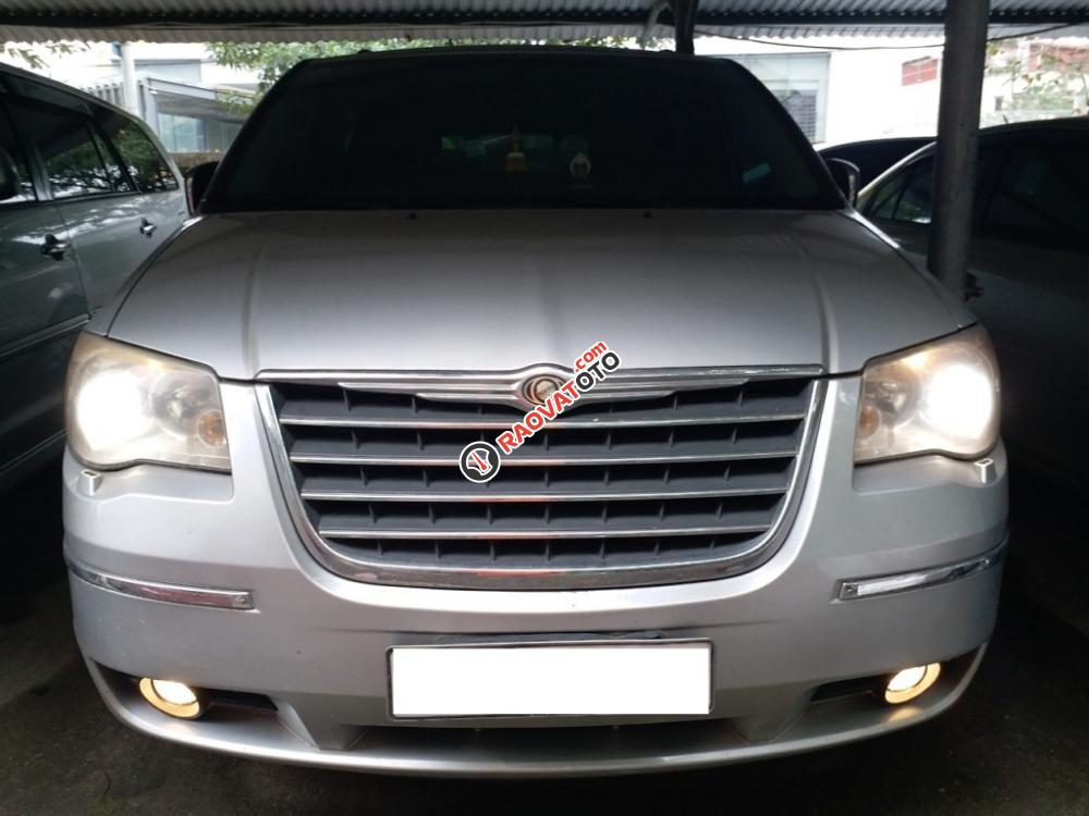 Bán Chrysler Grand Voyager Limited 3.8 máy xăng, màu bạc, sản xuất 2010 đăng ký 2012-17