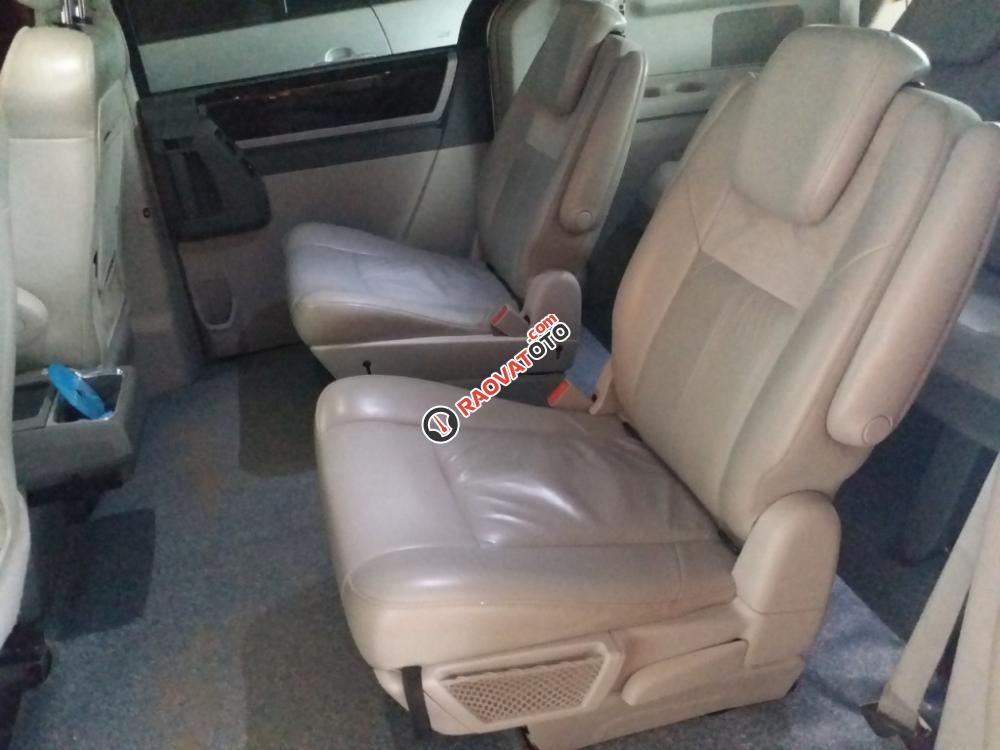 Bán Chrysler Grand Voyager Limited 3.8 máy xăng, màu bạc, sản xuất 2010 đăng ký 2012-6