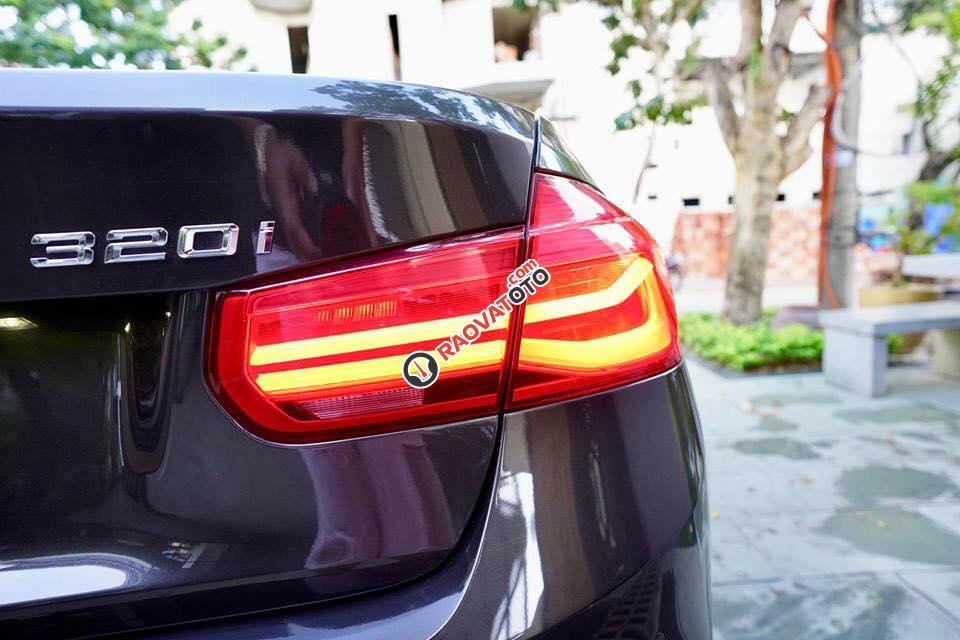 Cần Bán BMW 320i màu đen 2017, ĐK 2018, xe rất mới-6
