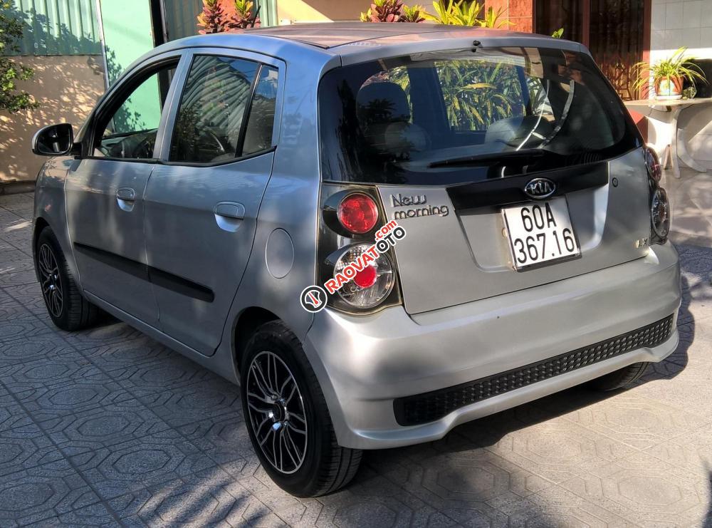Bán Kia Morning màu bạc đời 2011 số tay MT, xe còn cứng-4