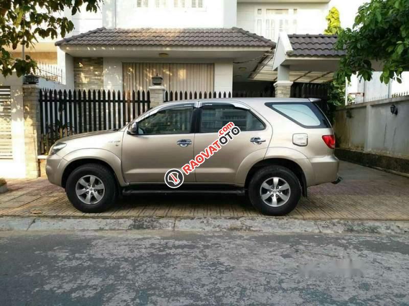 Cần bán xe Toyota Fortuner SR5 sản xuất 2008, màu vàng, nhập khẩu-2