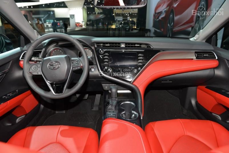 Sedan hạng sang Toyota Camry 2019 chuẩn bị ra mắt khách hàng Việt3aa