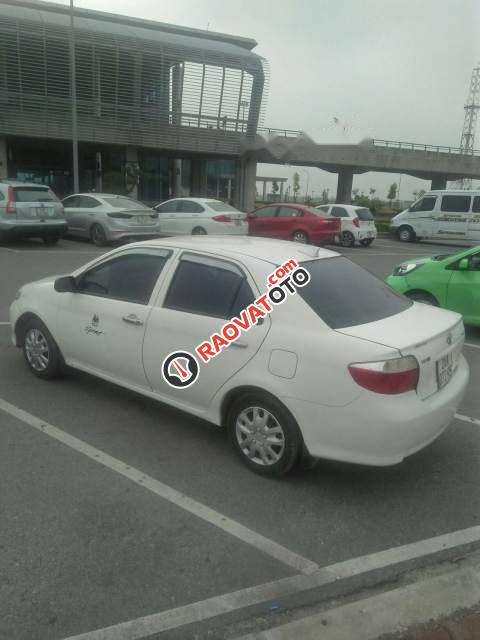 Cần bán Toyota Vios MT đời 2005, màu trắng-0