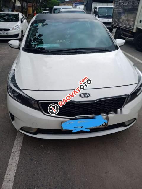 Bán xe Kia Cerato MT đời 2017, màu trắng như mới giá cạnh tranh-0