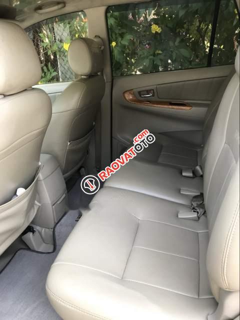 Bán ô tô Toyota Innova 2.0V 2009, màu bạc, xe gia đình giá cạnh tranh-4