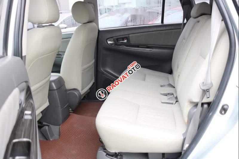 Bán xe Toyota Innova E 2.0MT đời 2013, màu bạc-5