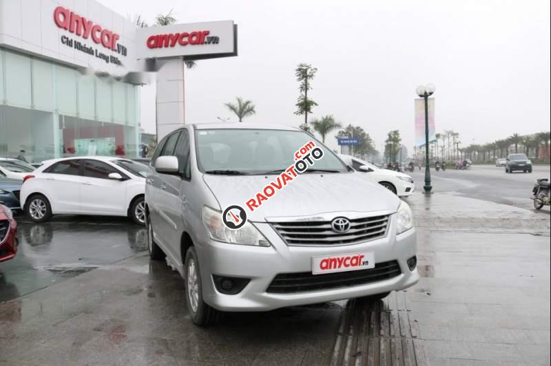 Bán xe Toyota Innova E 2.0MT đời 2013, màu bạc-0