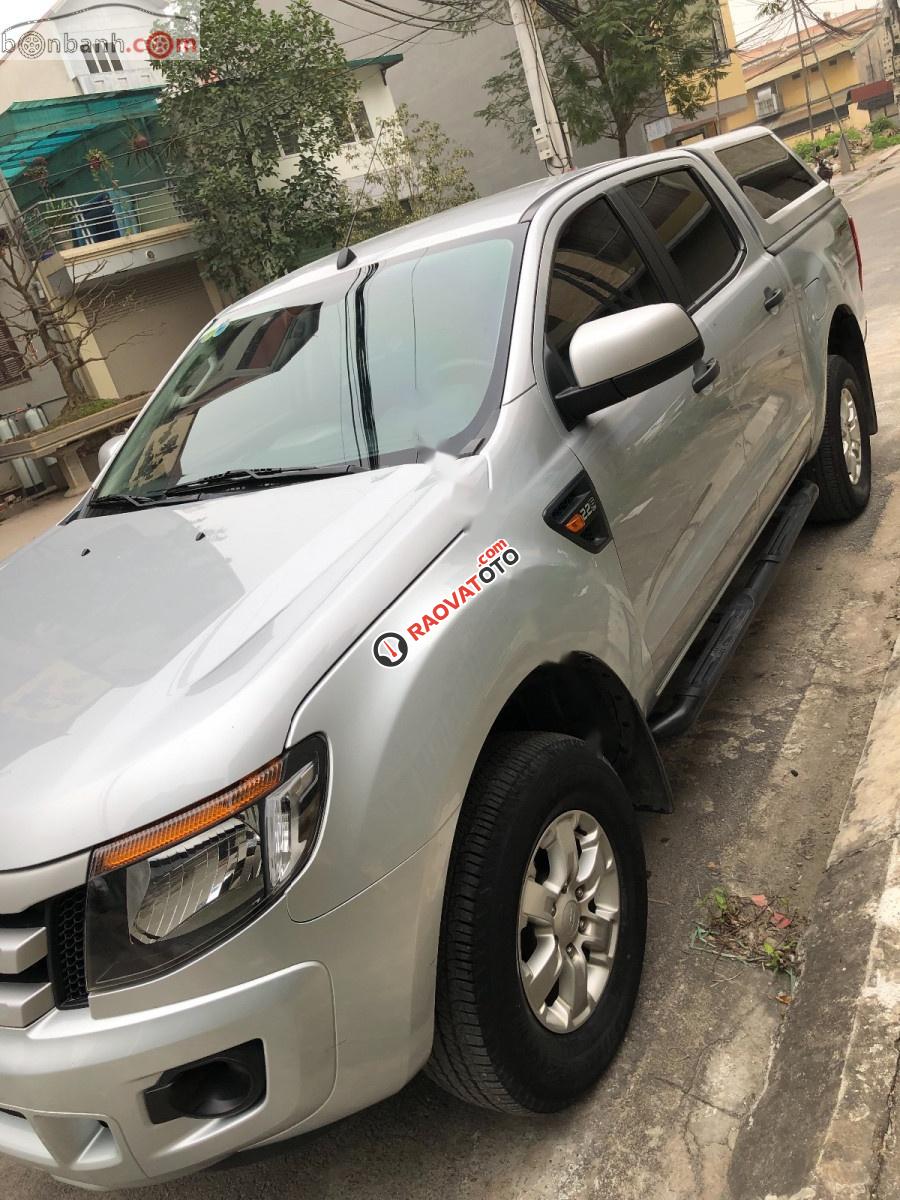 Bán Ford Ranger XLS AT năm sản xuất 2014, màu bạc, xe nhập chính chủ-1