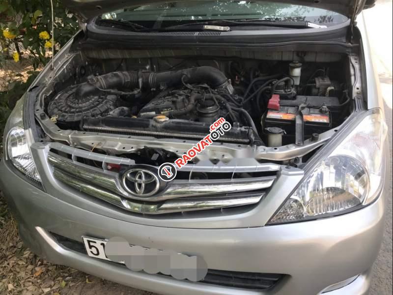 Bán ô tô Toyota Innova 2.0V 2009, màu bạc, xe gia đình giá cạnh tranh-5
