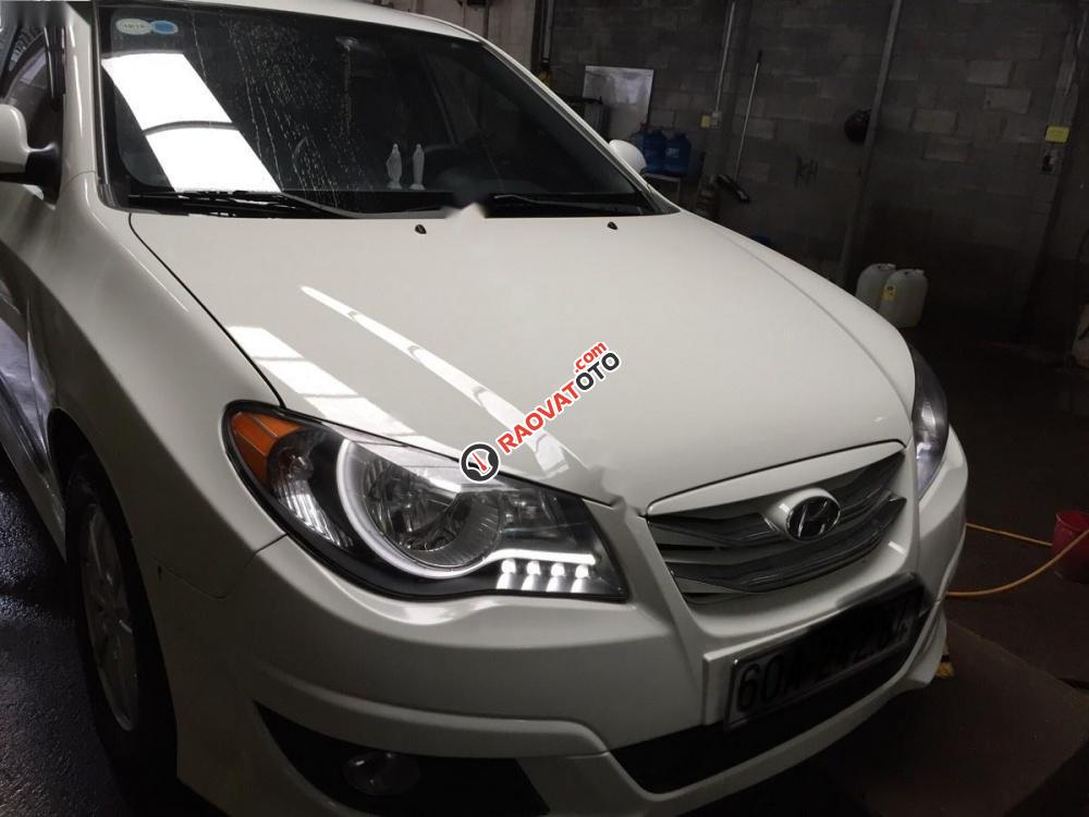 Cần bán Hyundai Avante 1.6 MT sản xuất năm 2015, màu trắng-1