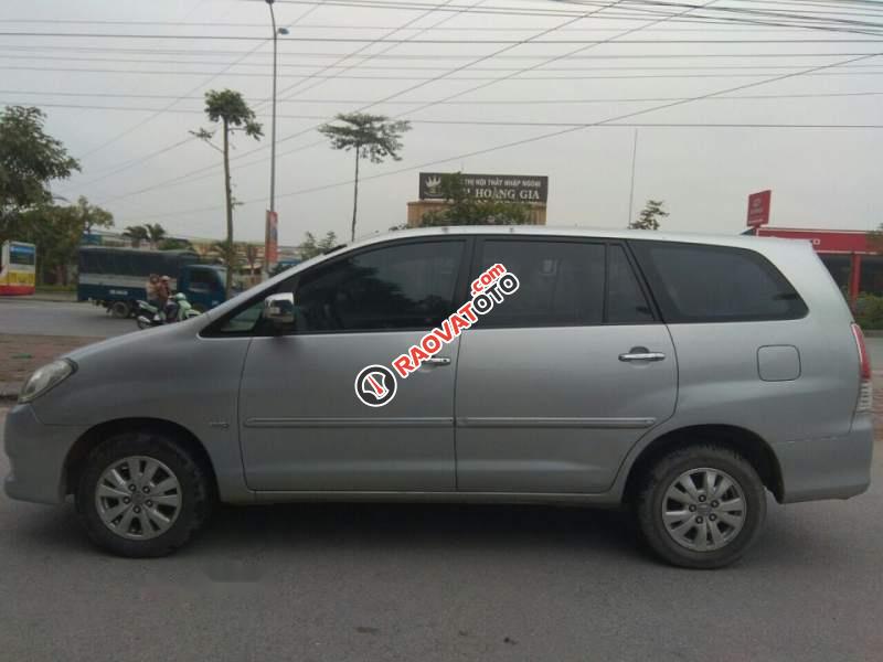 Bán Toyota Innova 2.0V năm 2008, màu bạc chính chủ-2