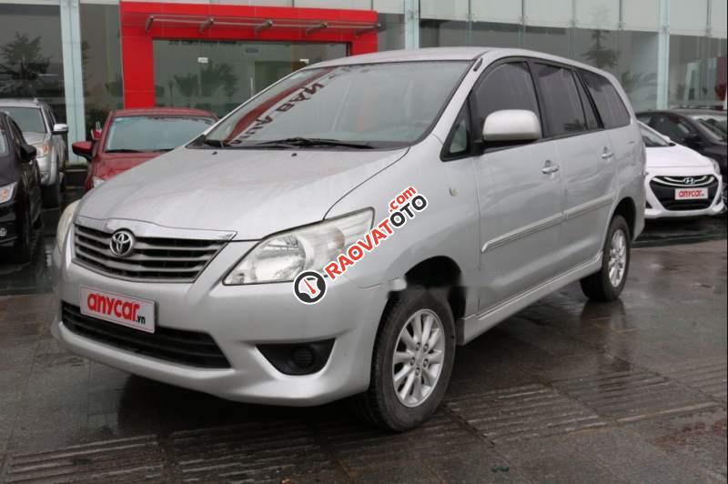 Bán xe Toyota Innova E 2.0MT đời 2013, màu bạc-1