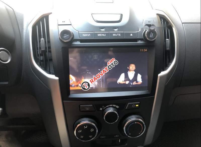 Bán Chevrolet Colorado 2016 số sàn 2 cầu màu đỏ-0