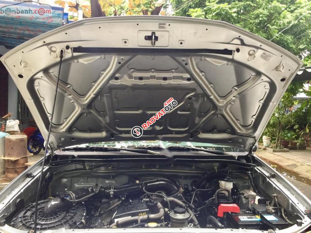Cần bán gấp Toyota Fortuner 2.7V 4x4 AT đời 2013, xe màu bạc-9