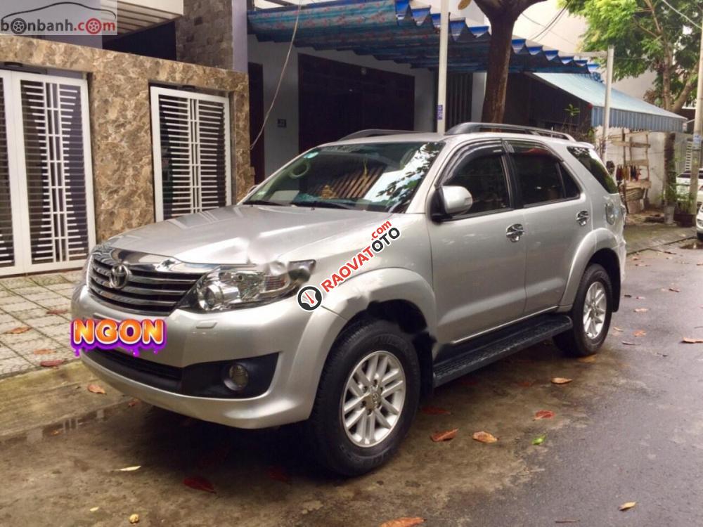 Cần bán gấp Toyota Fortuner 2.7V 4x4 AT đời 2013, xe màu bạc-1
