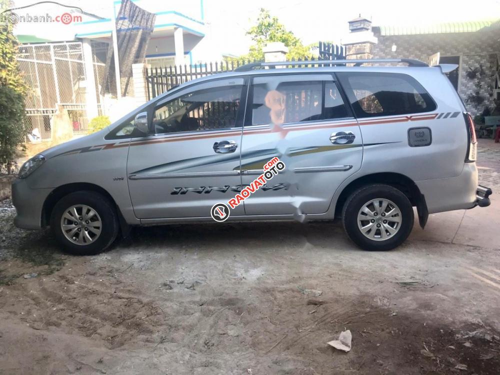 Bán xe Toyota Innova J đời 2009, màu bạc, xe gia đình, giá tốt-5