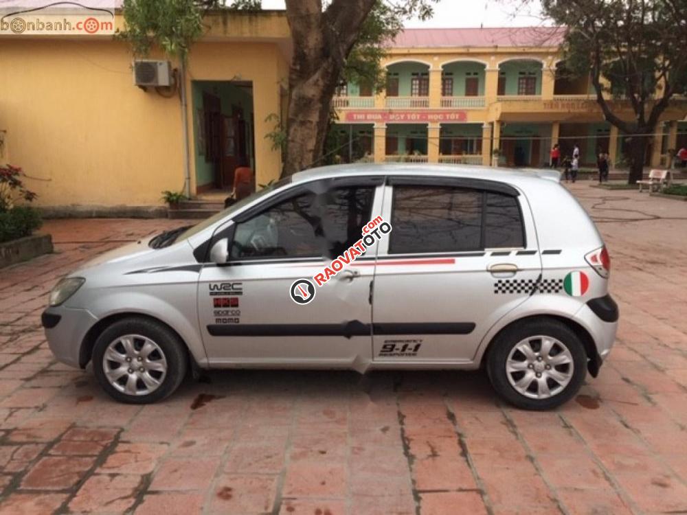 Cần bán Getz sản xuất 2010, xe bản đủ kịch đồ như 2 đèn trần, túi khí vô lăng, tay lái gật gù, khóa khiển từ xa, hộp đựng kính phía lái-0