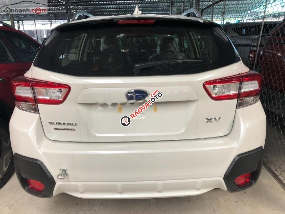 Cần bán Subaru XV 2.0 I-S Eyesight đời 2019, màu trắng, xe giao ngay-1