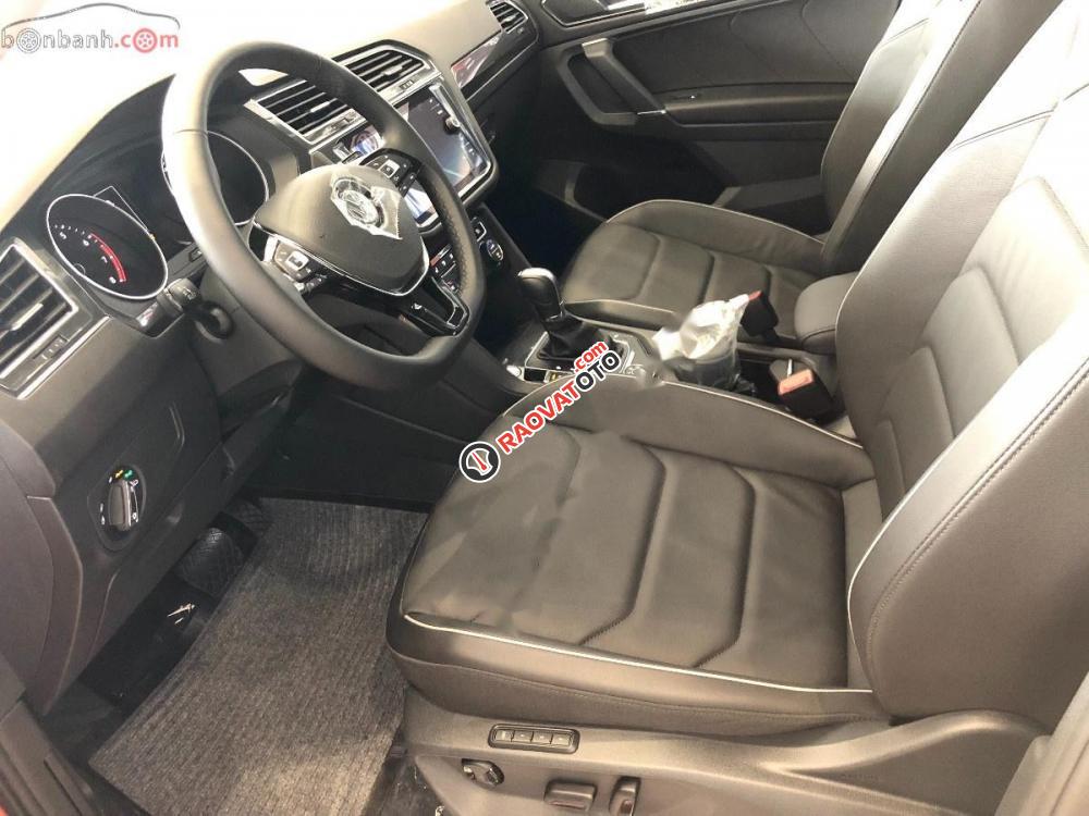 Bán Volkswagen Tiguan AllSpace 2019 - SUV Đức 7 chỗ, nhập khẩu nguyên chiếc mạnh mẽ, hiện đại-2