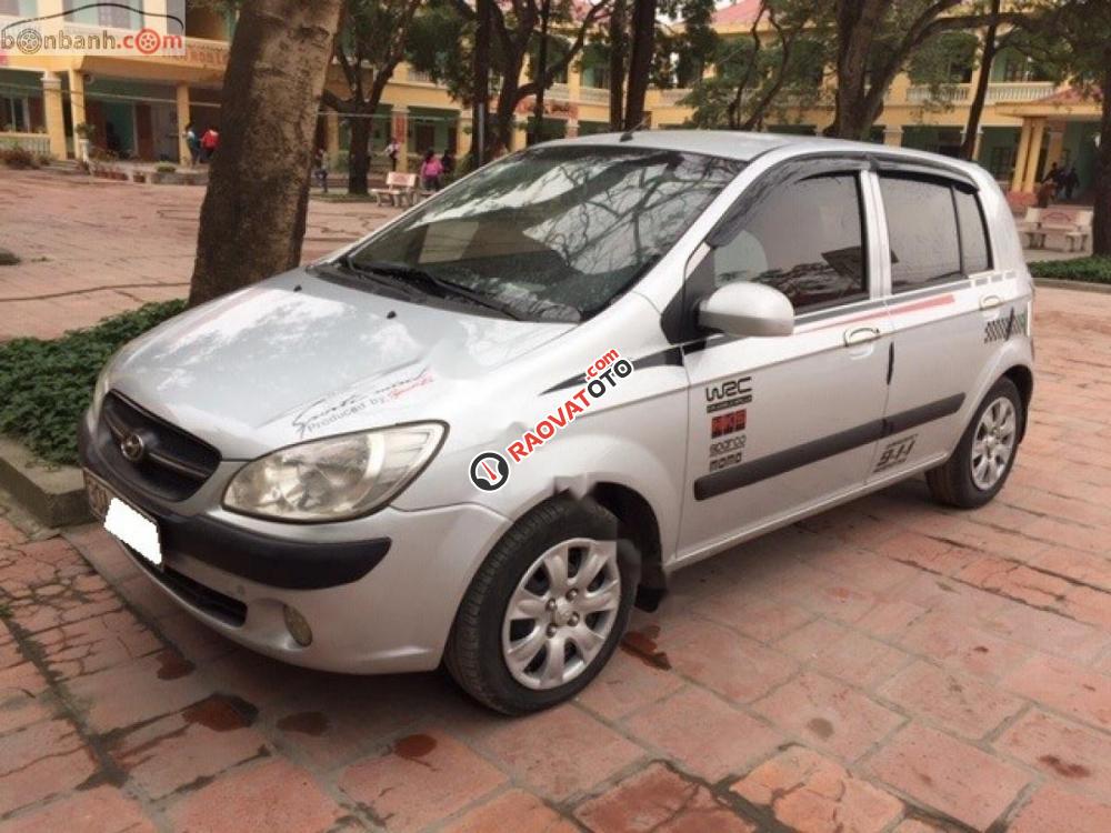 Cần bán Getz sản xuất 2010, xe bản đủ kịch đồ như 2 đèn trần, túi khí vô lăng, tay lái gật gù, khóa khiển từ xa, hộp đựng kính phía lái-1
