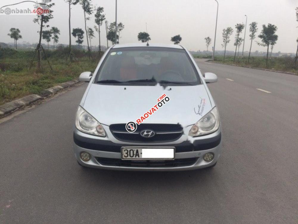 Cần bán Getz sản xuất 2010, xe bản đủ kịch đồ như 2 đèn trần, túi khí vô lăng, tay lái gật gù, khóa khiển từ xa, hộp đựng kính phía lái-3