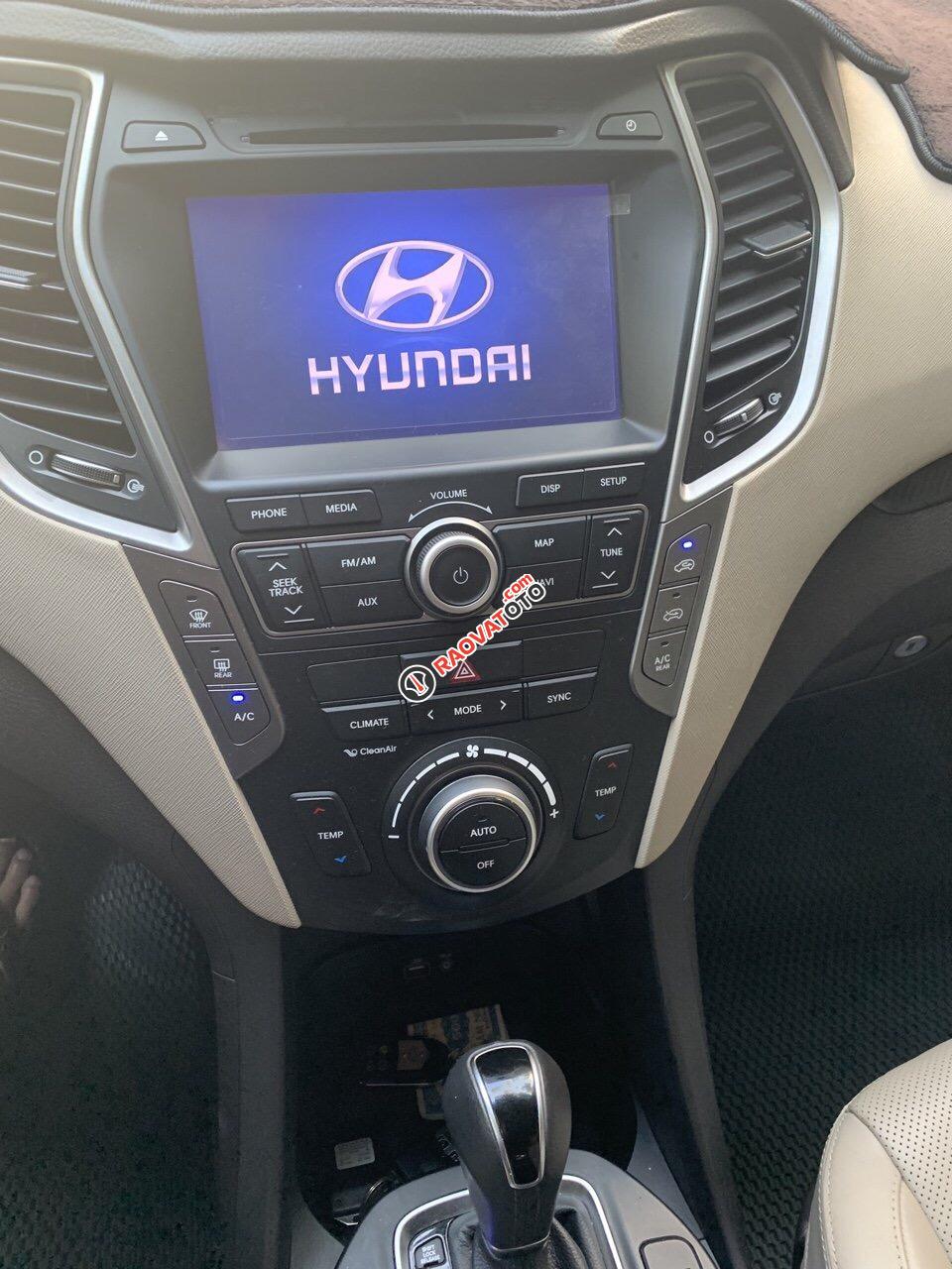 Bán ô tô Hyundai Santa Fe đời 2018, màu trắng, máy dầu full, xe nhà đi bán gấp 1 tỷ 180 triệu-4