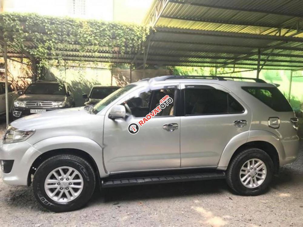 Cần bán xe Fortuner cuối 2013, odo chuẩn gần 75000 km-1