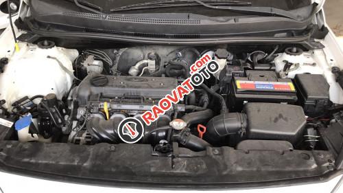 Bán Hyundai Accent 1.4 AT đời 2013, màu trắng chính chủ-8