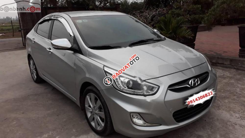 Bán Hyundai Accent Blue 2013, 1.4AT, màu bạc, nhập khẩu, xe chính chủ, bảo hiểm dài hạn-8