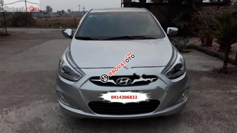 Bán Hyundai Accent Blue 2013, 1.4AT, màu bạc, nhập khẩu, xe chính chủ, bảo hiểm dài hạn-9