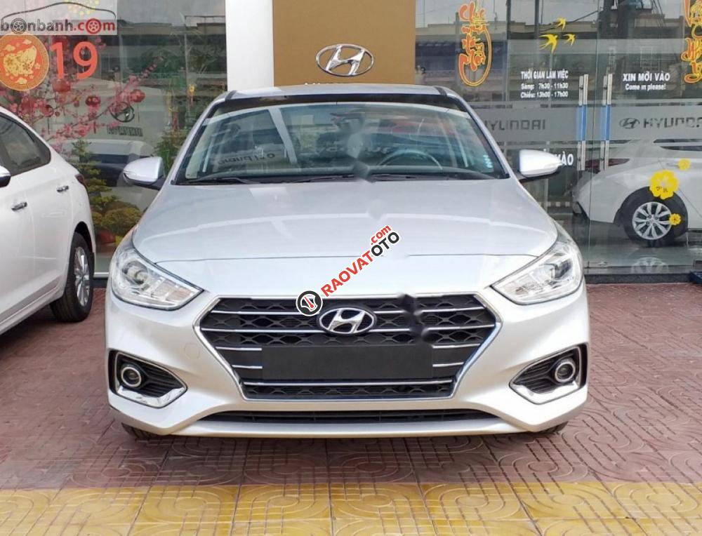 Bán Hyundai Accent 1.4 MT 2018, màu bạc-2
