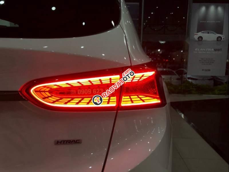 Bán ô tô Hyundai Santa Fe đời 2019, màu trắng, giá chỉ 995 triệu-4