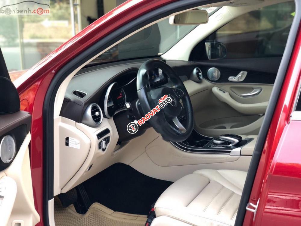 Bán xe Mercedes GLC 300 4Matic sản xuất 2016, màu đỏ như mới-2