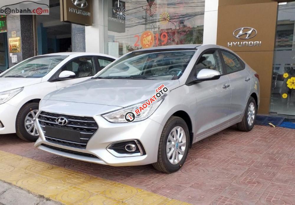 Bán Hyundai Accent 1.4 MT 2018, màu bạc-0