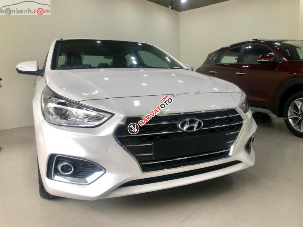 Bán xe Hyundai Accent 1.4 AT đời 2019, màu trắng-5