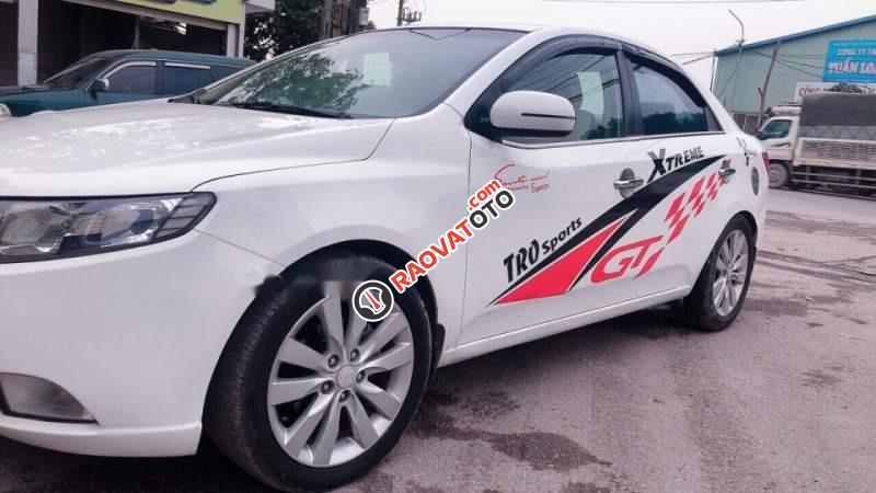 Cần bán xe Kia Forte sản xuất 2011, màu trắng, giá 335tr-1