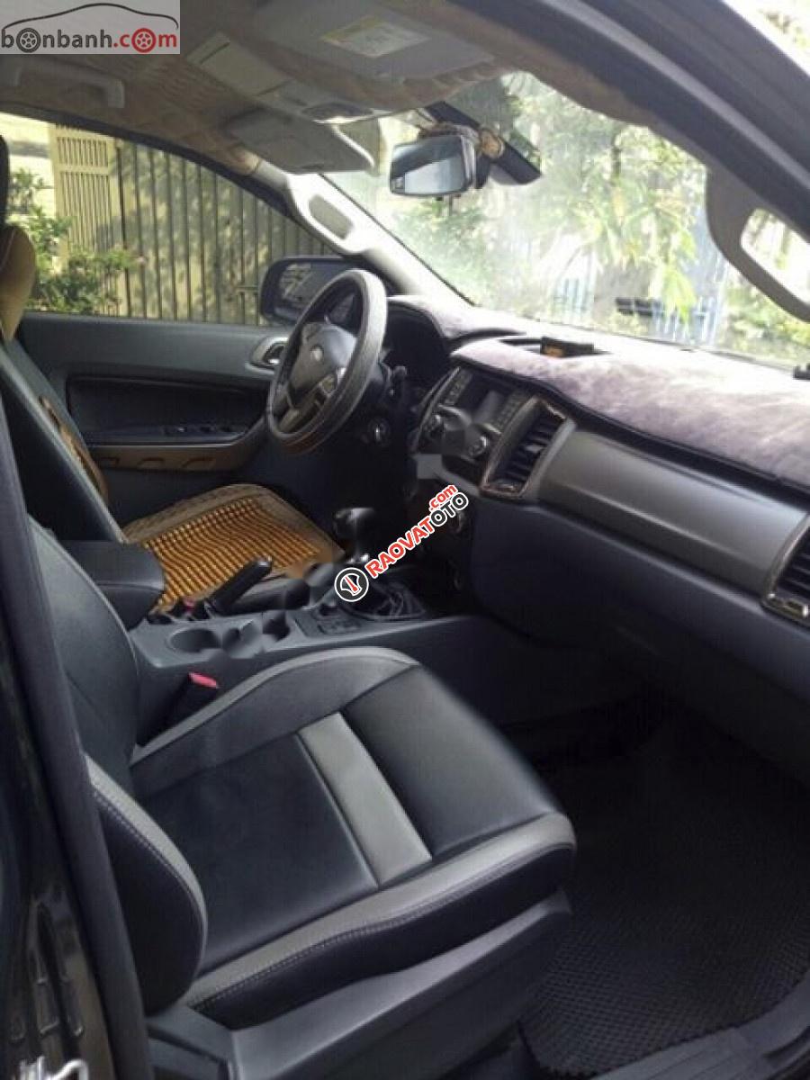 Bán Ford Ranger XLT 2.2L 4x4 MT năm sản xuất 2017, màu đen, xe nhập, số sàn -2