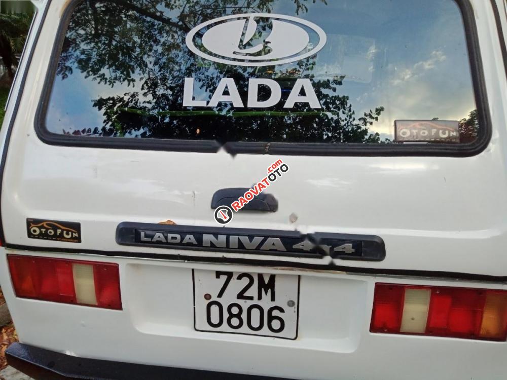 Cần bán Lada Niva1600 1.6 MT trước đời 1990, màu trắng, xe hoạt động ổn định-3