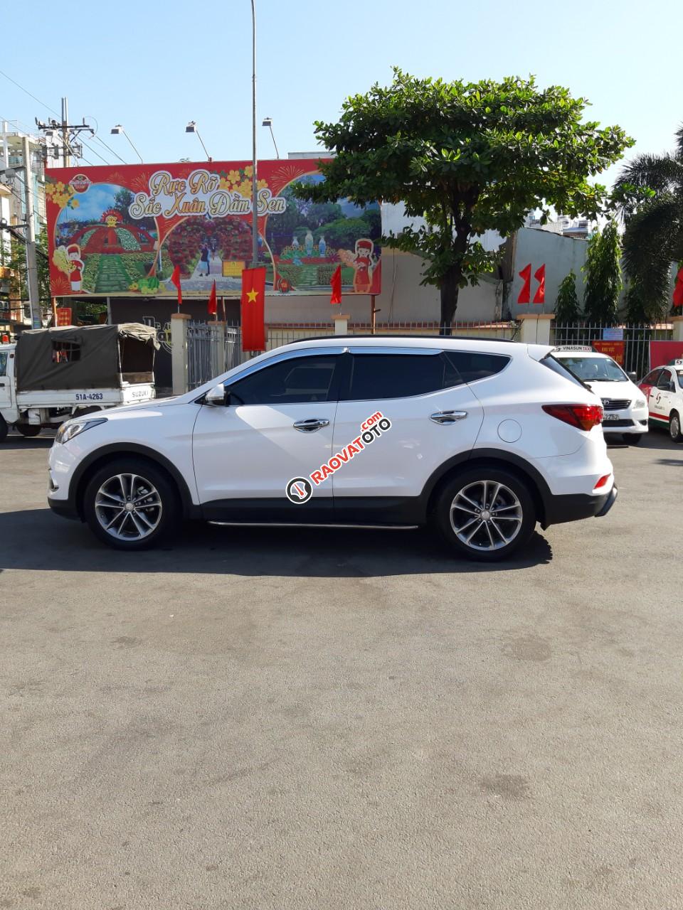 Hyundai Santa Fe CRDi model 2017, màu trắng, nhập khẩu còn mới toanh, full option loại cao cấp nhất, 1tỷ 65tr-16