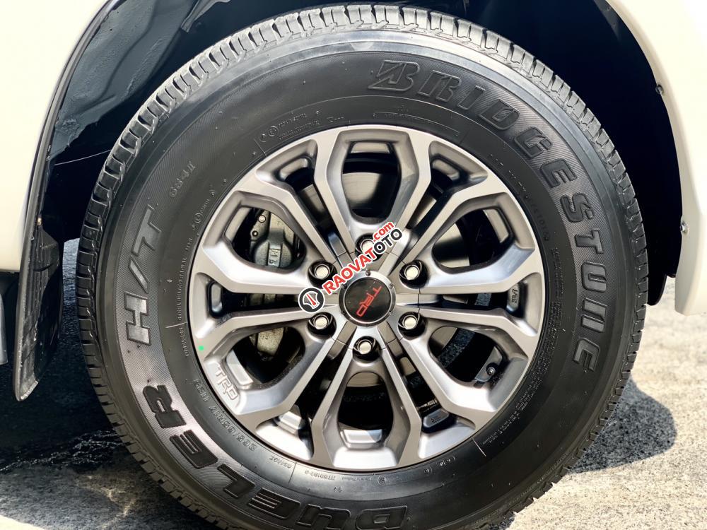 Bán Toyota Fortuner TRD Sportivo 2016 chạy lướt 28.000km, mới như xe hãng-8