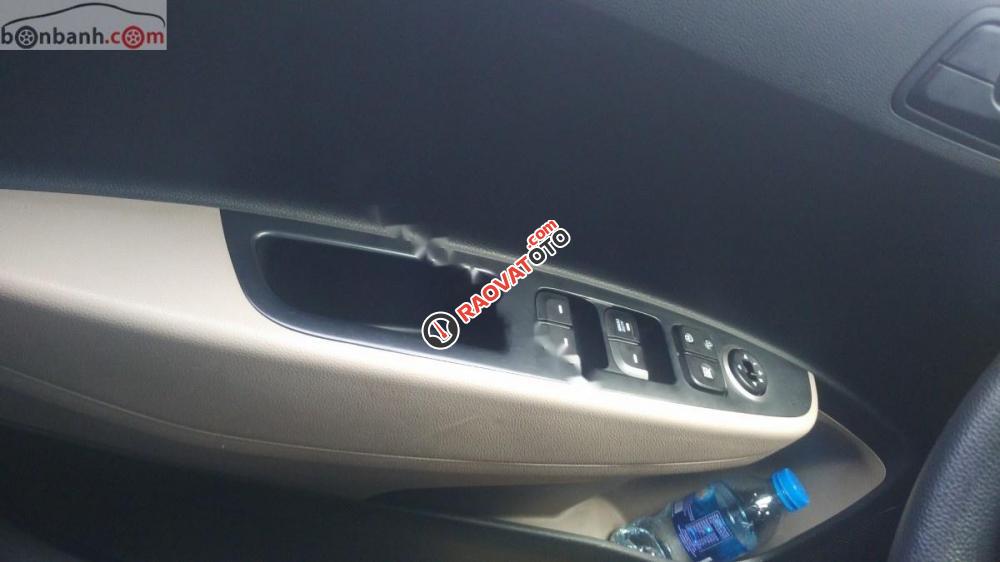 Bán Hyundai Grand i10 1.0 MT Base 2017, màu trắng, nhập khẩu nguyên chiếc-2