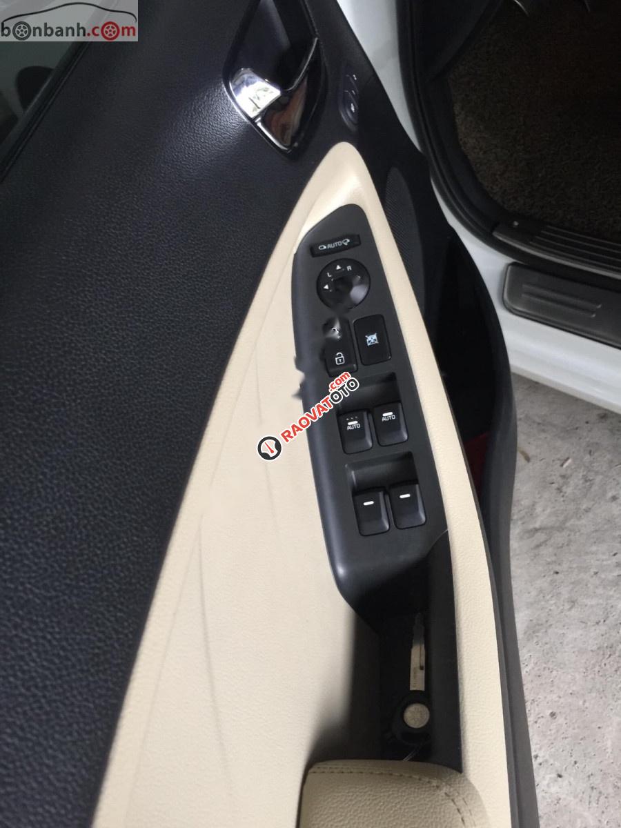 Cần bán gấp Kia Cerato 1.6 đời 2016 chính chủ  -8