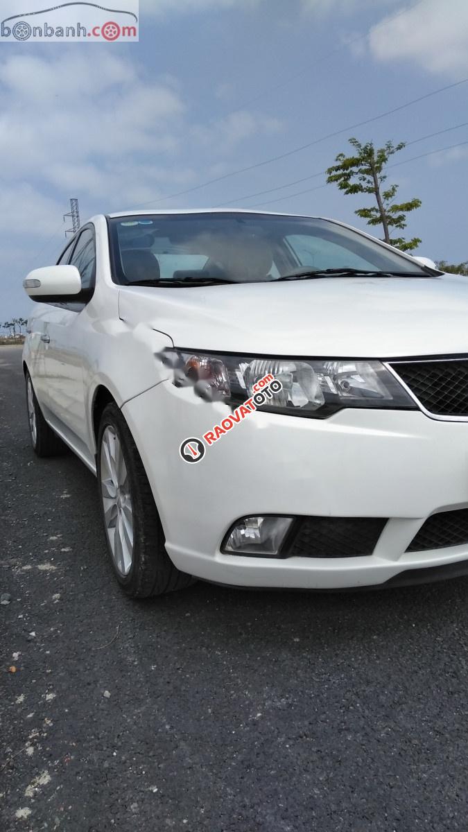 Bán xe Kia Cerato 1.6 MT năm sản xuất 2010, màu trắng, xe nhập, giá chỉ 329 triệu-0