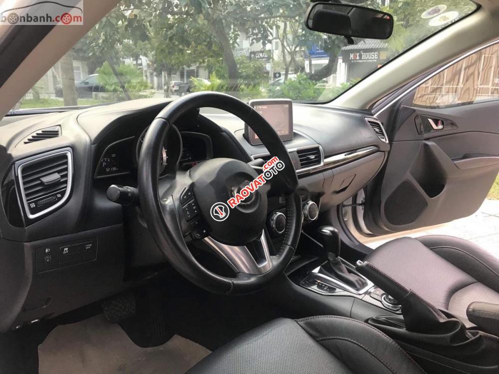 Cần bán Mazda 3 1.5 sản xuất năm 2015, màu trắng, giá 596tr-1