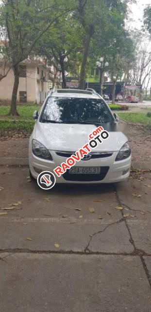 Bán Hyundai i30 CW đời 2011, màu trắng, xe đã lăn được hơn 7 vạn-0