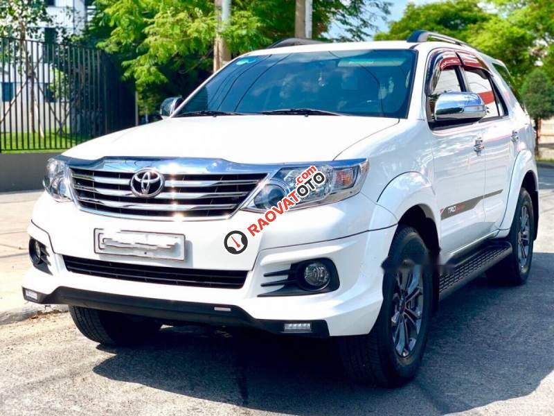 Cần bán Toyota Fortuner Sportivo sản xuất 2016, màu trắng, giá chỉ 889 triệu-0