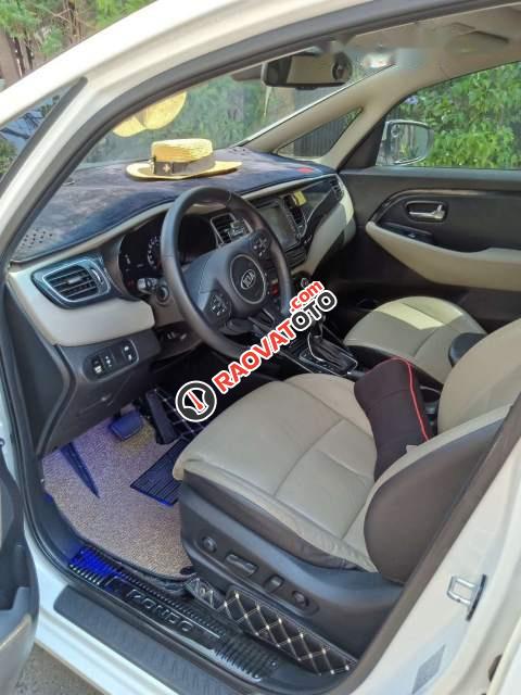 Cần bán lại xe Kia Rondo GATH đời 2016, màu trắng, xe đẹp từ trong ra ngoài-1