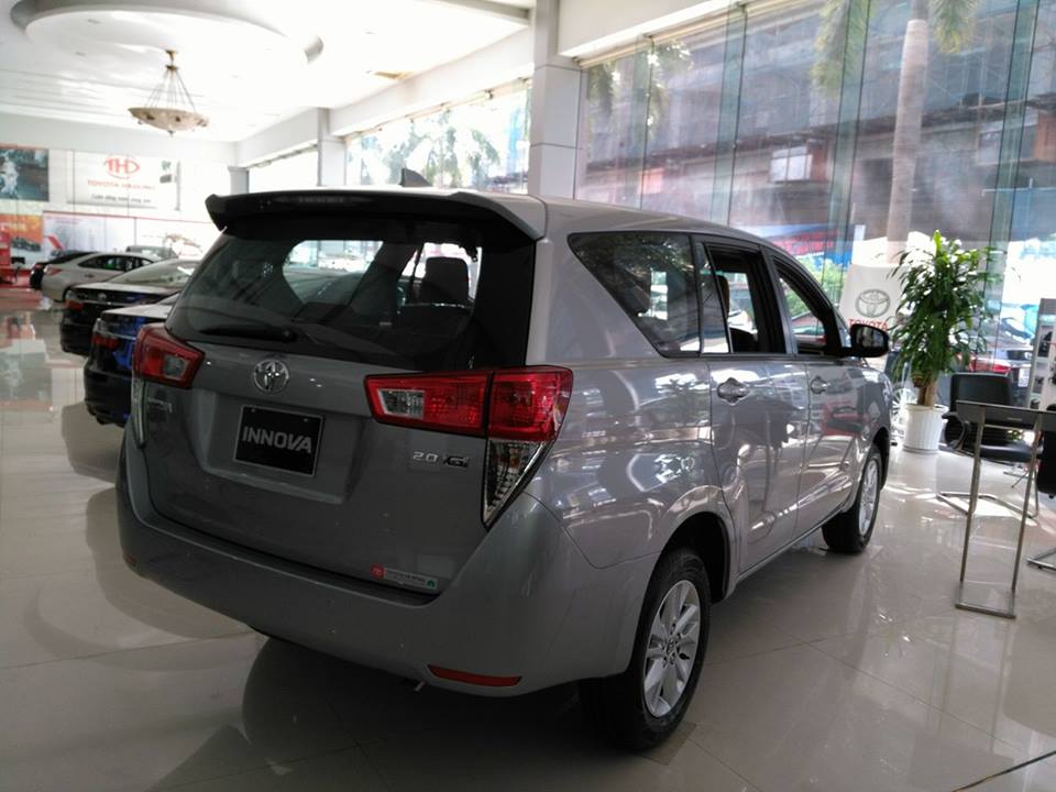 Cần bán Toyota Innova 2.0G đời 2020, màu xám, giá tốt-0